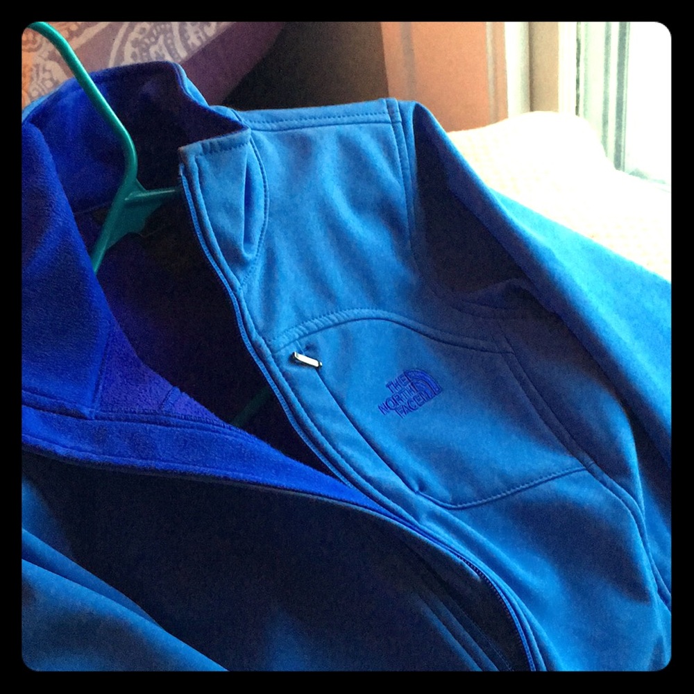 Northface windbreaker.